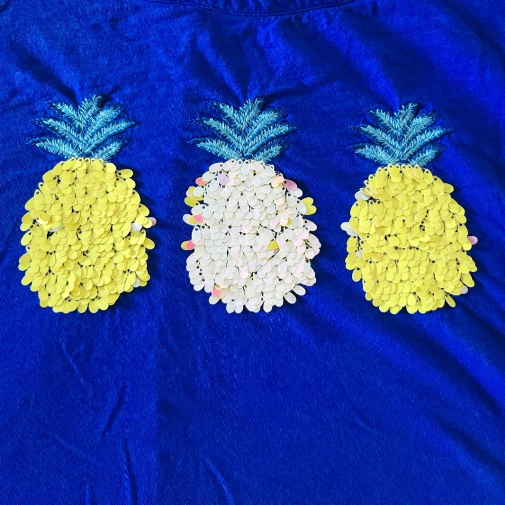🍍Crown & Ivy Blue Sequin Pineapple TShirt - 2X 🍍